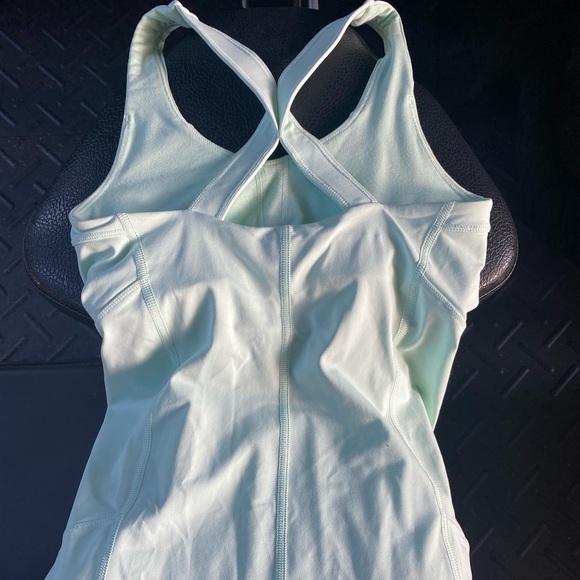 Lululemon tank - Picture 2 of 4